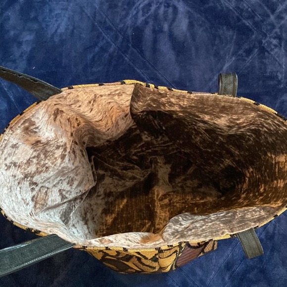 Shoppy Chic Purple & Tan Floral Carpet Bag Tote with Crushed Velvet Lining - Picture 7 of 9